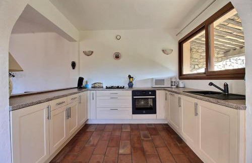 Tourrettes-sur-Loup Apartment | Bright apartment close to the village