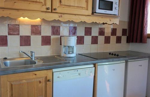 Orcieres-Merlette Apartment | Bright apartment with balcony, parking, WIFI, near slopes