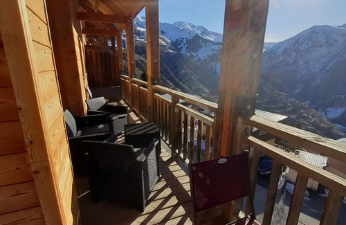 Orcieres-Merlette Apartment | Bright apartment with balcony, parking, WIFI, near slopes