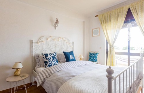 Olhos D'Agua Apartment | Bright Apartment 10min from 2 stunning Beaches