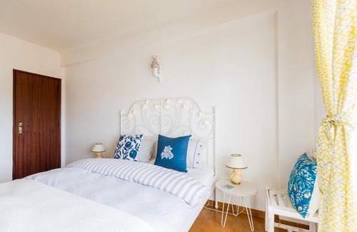 Olhos D'Agua Apartment | Bright Apartment 10min from 2 stunning Beaches
