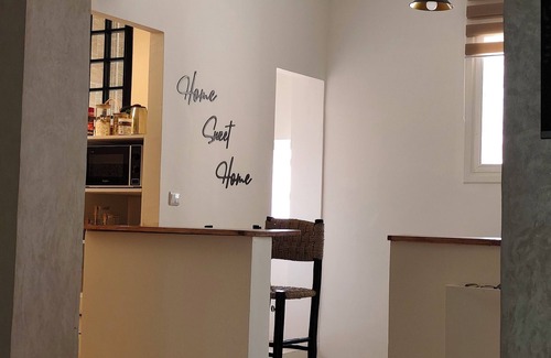 Gauthier Apartment | Bright apartment 5min from Twin, quiet Gauthier neighborhood.
