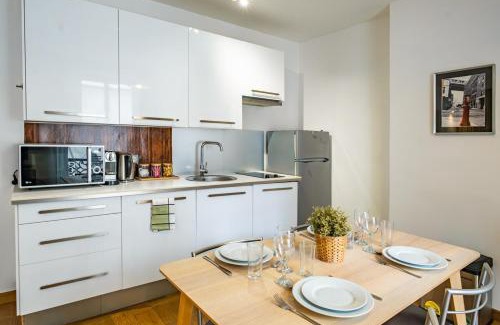 7th Arrondissement Apartment | Bright apartment at Les Invalides - 4 Guests
