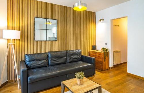 7th Arrondissement Apartment | Bright apartment at Les Invalides - 4 Guests
