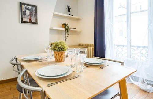 7th Arrondissement Apartment | Bright apartment at Les Invalides - 4 Guests