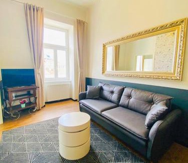 Leopoldstadt Apartment | Bright Apartment Augarten