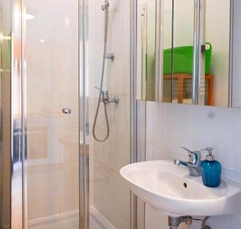 Leopoldstadt Apartment | Bright Apartment Augarten