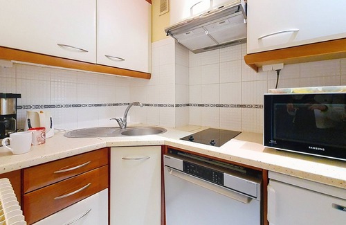 Les Menuires Apartment | Bright Apartment · Central Station · Balcony · Sleeps 6