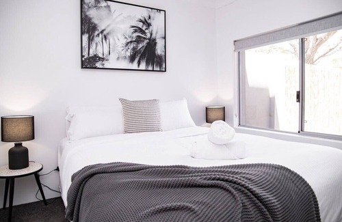 Belmont Apartment | Bright Apartment close to City/Airport - 3mths +