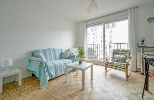 Les Puces de Saint-Ouen Apartment | Bright apartment close to tourist attractions