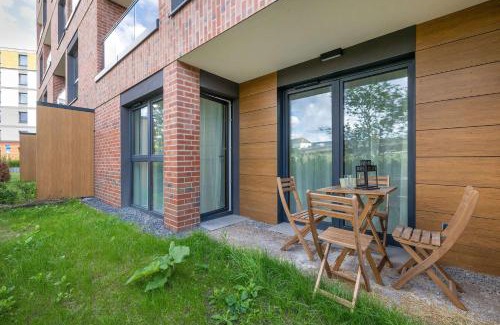 Warszawskie Apartment | Bright Apartment in Cracow Center with Terrace, Desk and Bathtub by Noclegi Renters