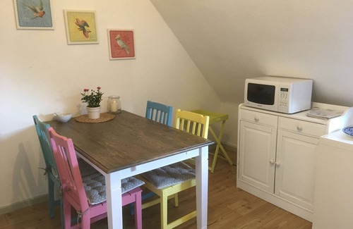 Region Hannover District Apartment | Bright apartment in Hemmingen. Exhibition center 10km away. Fast Wi-Fi for free.