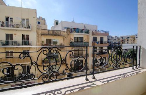 Mgarr Apartment | Bright Apartment in St Paul's Bay