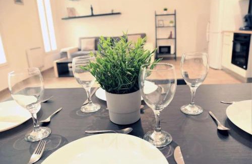 Le Camas Apartment | Bright apartment in the heart of Marseille
