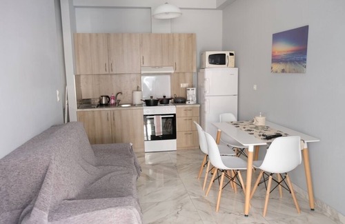 Kos House | Bright apartment just a minute from the beach