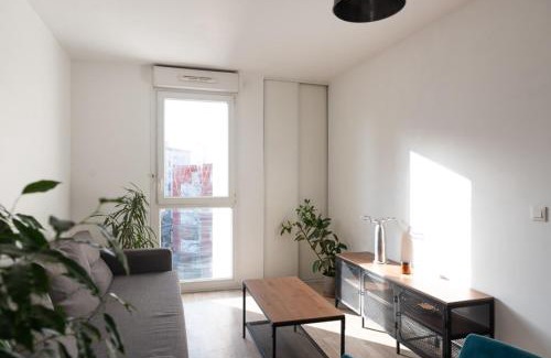 La Courneuve Apartment | Bright apartment just outside Paris