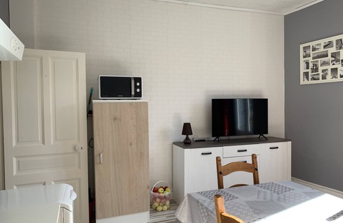 La Bourboule Apartment | Bright apartment n°6 Le Val D'Or -4 people - 1 bedroom with balcony