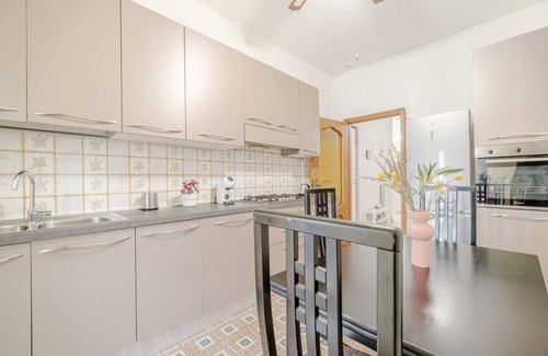 San Donato - Campidoglio Apartment | Bright Apartment near Parco Dora - two Balconies