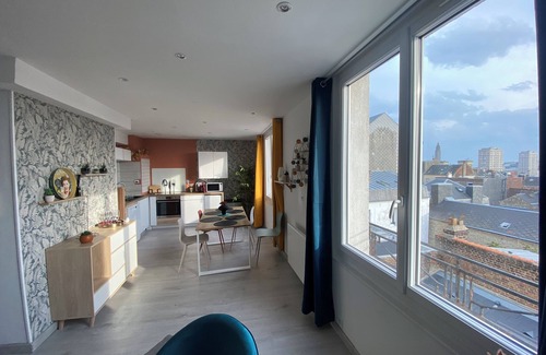 Cote Ouest Ormeaux Apartment | Bright apartment one minute from the sea