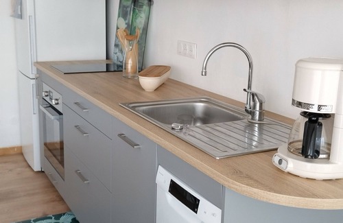 Sete Apartment | Bright apartment, terrace & balcony, seaport/mont st Clair exhibition