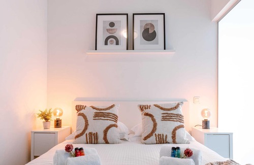 South Antwerp Apartment | Bright apartment with terrace and free parking