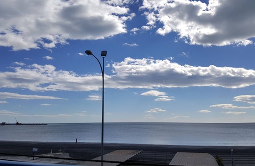 Santa Pola Apartment | Bright apartment with terrace facing the sea