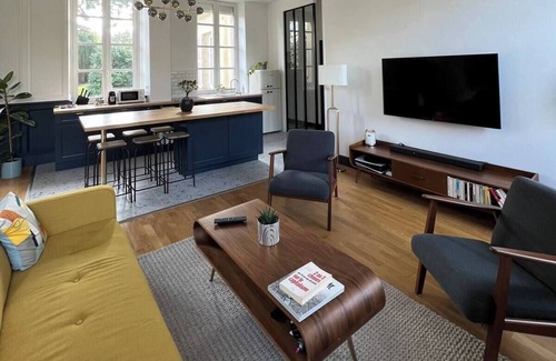 Bayeux Apartment | Bright Apt 750 sq ft in Bayeux historic center w Pkg