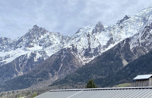 Les Houches Apartment | Bright apt facing the Mont Blanc chain