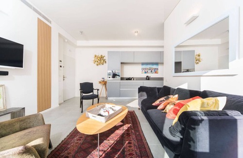 Old North Apartment | Bright Apt w Balcony & Mamad 10min Walk from Beach