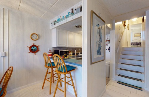 Ocean City Condo | Bright & Attractive 5th-Floor Vacation Suite in Oceanfront Complex w/Shared Pool