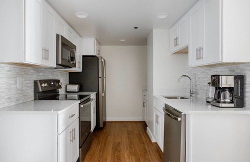 Ballston Apartment | Bright Ballston 1BR w/Concierge, W/D & Pool, near Metro, by Blueground