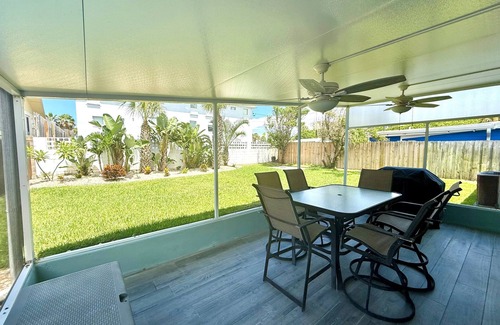 Ocean View Halifax Estates House | Bright Beach Bungalow – 1 Block to Dahlia Park Beach Access