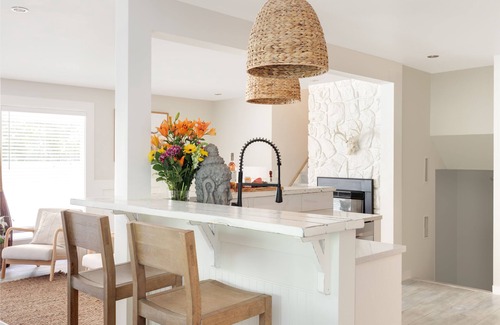 Central Okanagan House | BRIGHT BEACHY + EXPANSIVE WITH AMAZING AMENITIES