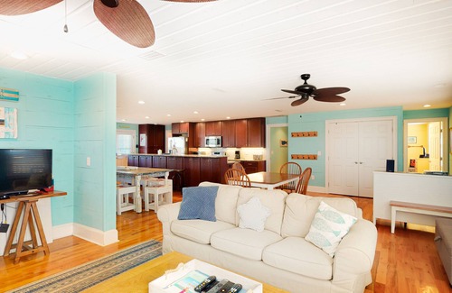 Port St. Joe House | Bright, beachy, family-friendly home w/deck, WiFi, & enclosed pet friendly yard