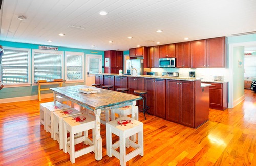 Port St. Joe House | Bright, beachy, family-friendly home w/deck, WiFi, & enclosed pet friendly yard