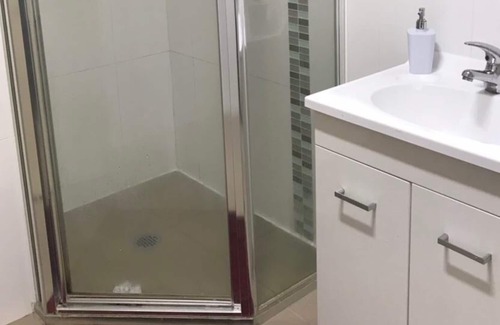Gungahlin Apartment | Bright & Beautiful 3bed townhouse, Central location Free WiFi