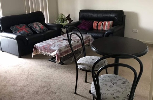 Gungahlin Apartment | Bright & Beautiful 3bed townhouse, Central location Free WiFi