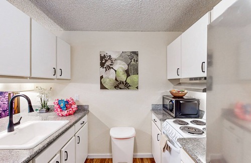 Wailua Condo | Bright beautiful condo with A/C, WiFi, lanai, pools, & easy beach access