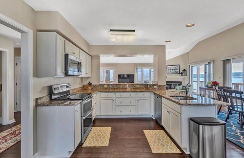 Moneta House | Bright, Beautiful Smith Mountain Lakefront, Full Amenities & Perfect Location!