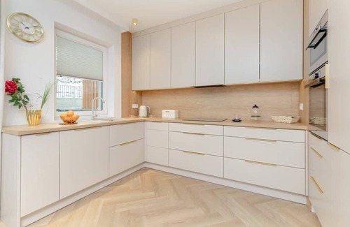 Emaus Apartment | Bright Beige Apartment | Balcony | Gdańsk