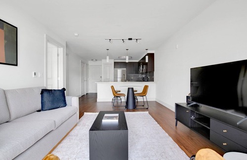 West Bellevue Apartment | Bright Bellevue 1BR w/Gym & Coffee Bar, close to dining, by Blueground