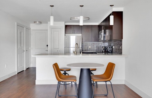 West Bellevue Apartment | Bright Bellevue 1BR w/Gym & Coffee Bar, close to dining, by Blueground