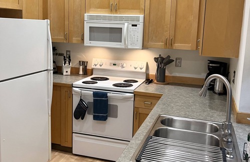 Belltown Condo | Bright Belltown Studio