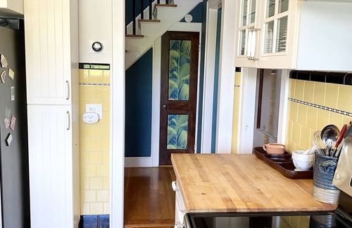 Misquamicut House | Bright, Big, walk to the BEST Beaches, passes provided, AC, deck, Private