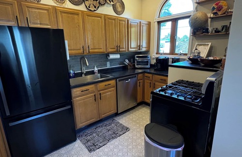 North Muskegon House | Bright Boho Walkable House Bars Beaches Bike Path Downtown