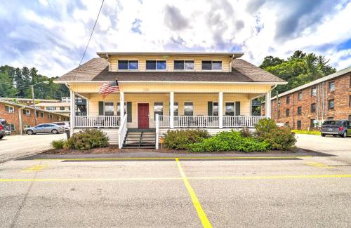 Boone House | Bright Boone Home Walk to Appalachian State!