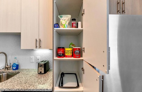 Fort Worth Apartment | Bright & Breezy Studio Close to TCU Campus