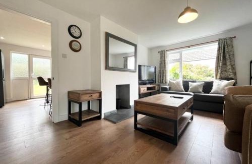 Porthleven House | Bright Bungalow with 3 bedrooms and Garden in Porthlevan