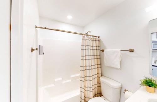 Soap Lake Cabin | Bright cabin with patio & boat parking, blocks to mineral-rich Soap Lake