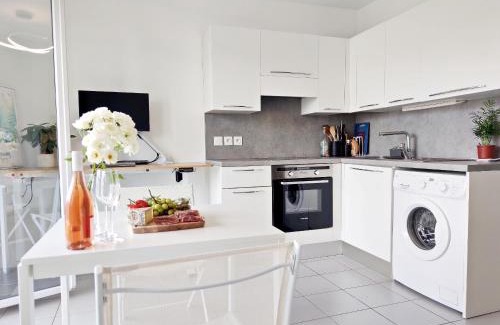 Plaine de la Brague Apartment | Bright & calm sea-view apartment